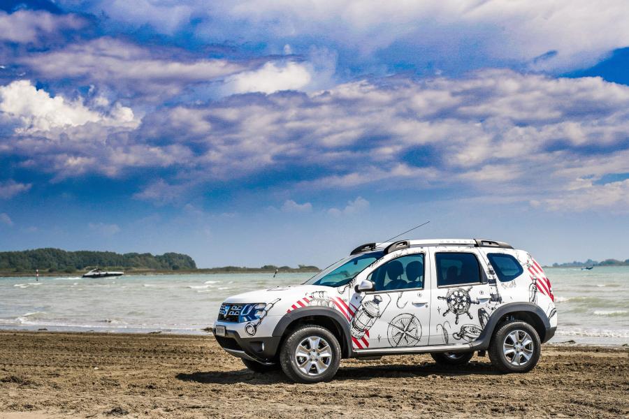  Dacia Duster Strongman 2017 года  (фото 14 из 30)